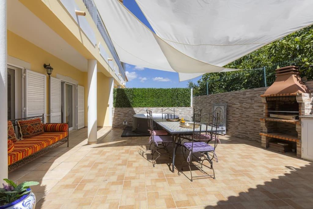Riad Latifa - Authentic Riad With Jacuzzi In Villa Albufeira